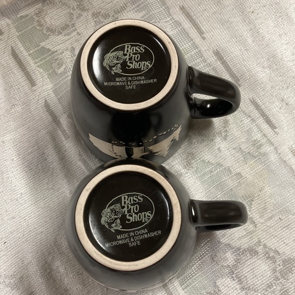 Bass Pro Shops Black & White Cabin Mugs Cups Outdoor Camping 12oz  Set of 2 - Picture 5 of 8